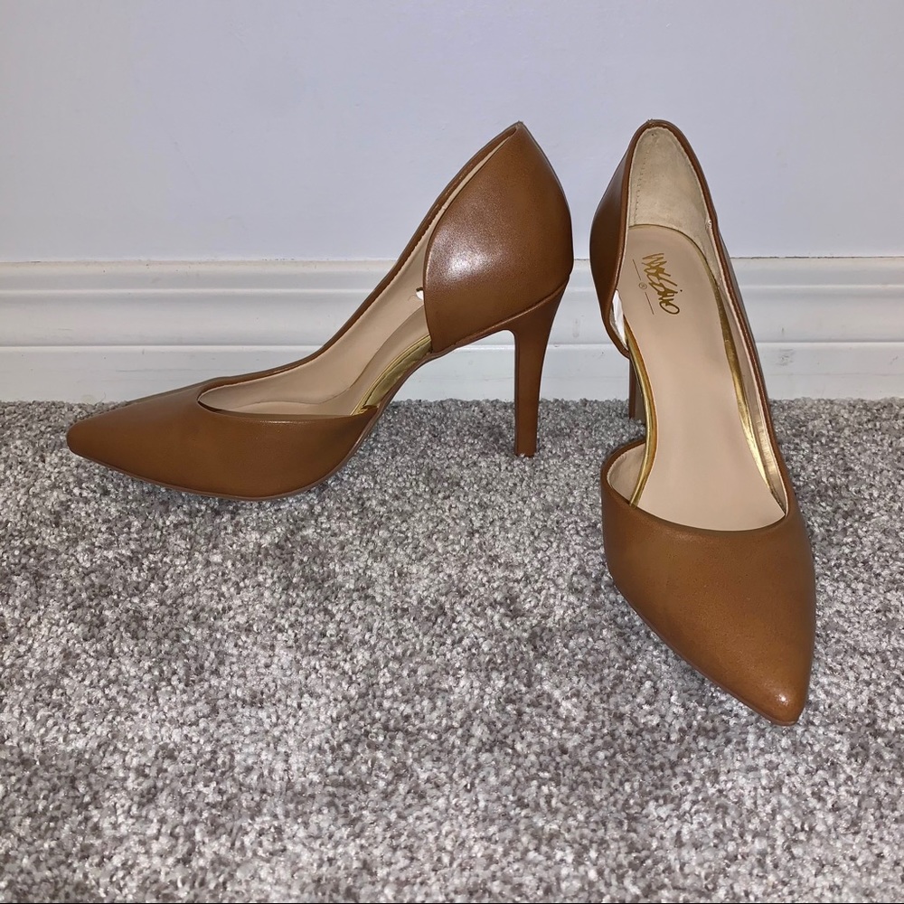 New w/o tag Mossimo pumps